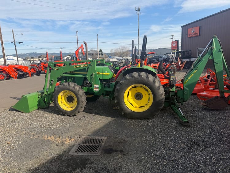 John Deere 5410 Tractor Loader Backhoe 9 spd w/ remotes and 3rd function