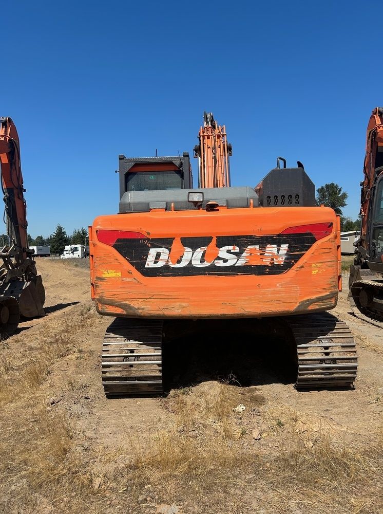 Excavator Doosan DX140LC