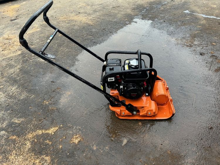 Vibrating Plate Compacter 20″